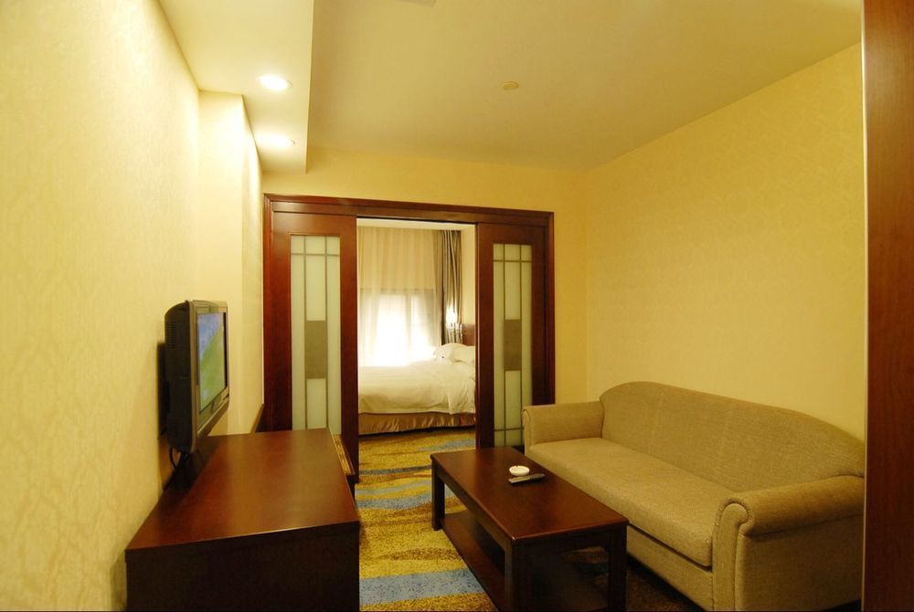 Waifiden Hotel -Former Tokai Hotel - Xiaobei Metro Station - During The Canton Fair, There Will Be Shuttle Buses For Transportation Back And Forth Exterior photo